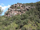 Escarpement rocheux de schiste sur les pentes de la Montagne Noire.